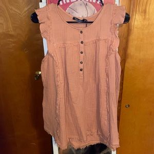 NWT doe & rae flutter sleeve top